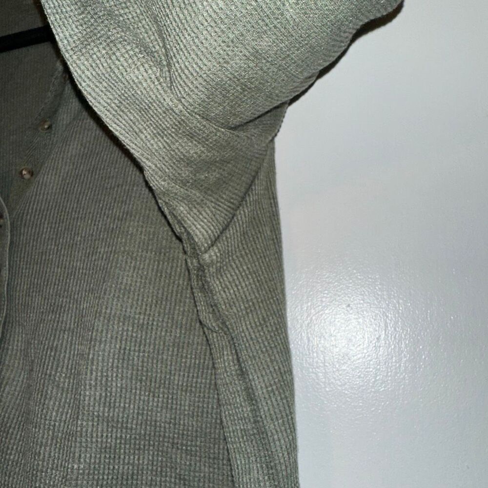 Aerie Women’s XL Henley Shirt Long Sleeve Thermal Waffle Olive Green EUC - Picture 4 of 9